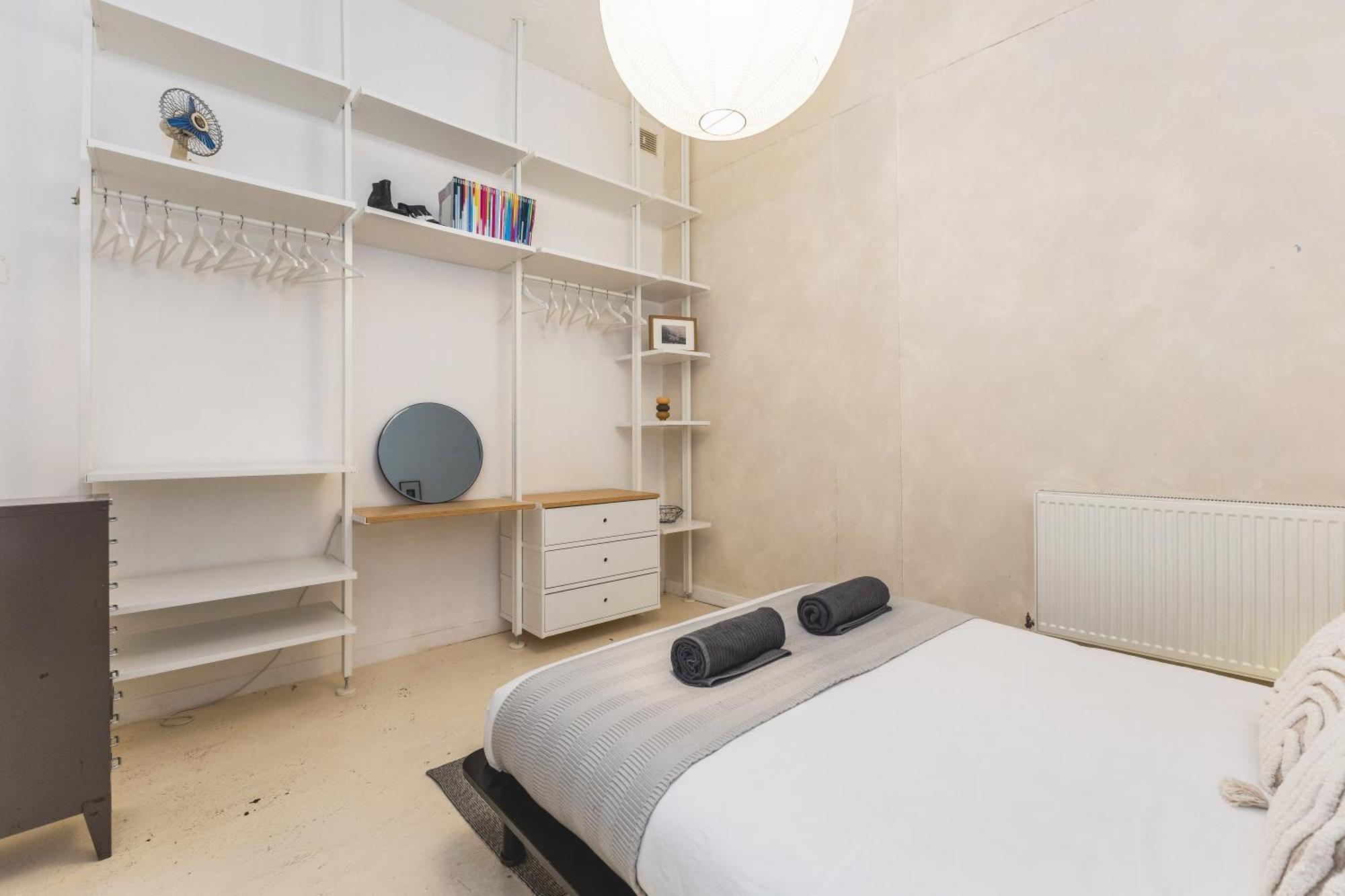 Bright & Spacious 2br Flat, Great Transport Links Apartamento