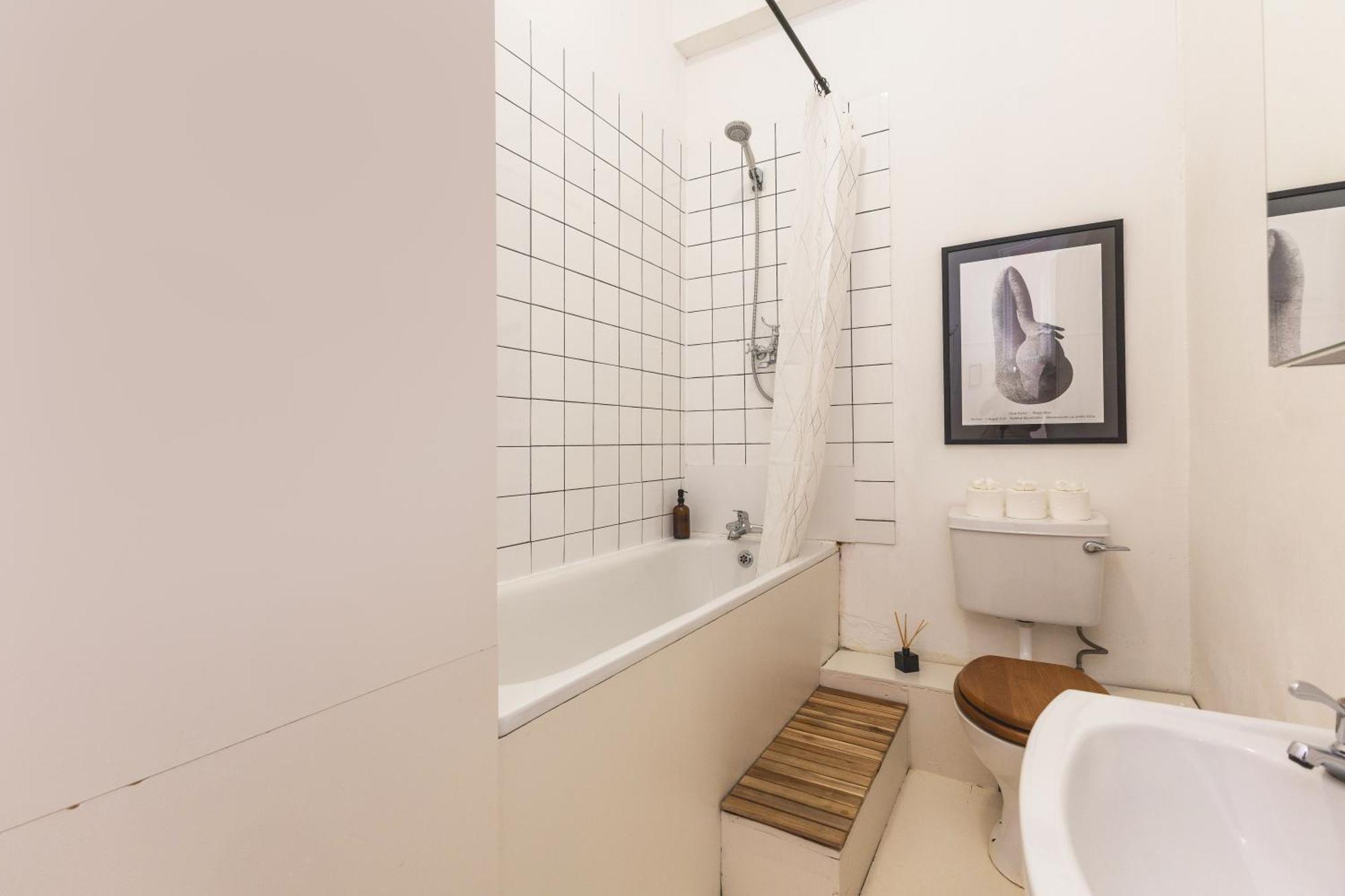 Apartamento Bright & Spacious 2br Flat, Great Transport Links Londres